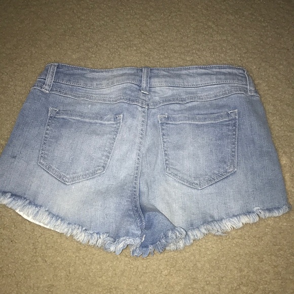 Jean Shorts with Floral Pockets - Picture 2 of 3
